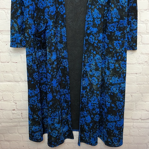Lularoe Blue and Black Floral Sarah Duster Cardigan - Picture 3 of 9